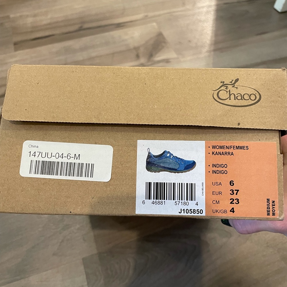 Chaco Sneaker size 6